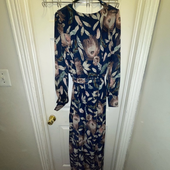 FASHIONNOVA Deep V-Neck Long-Sleeve Waist Tie Maxi with Side Slit - size 2X - Picture 7 of 8